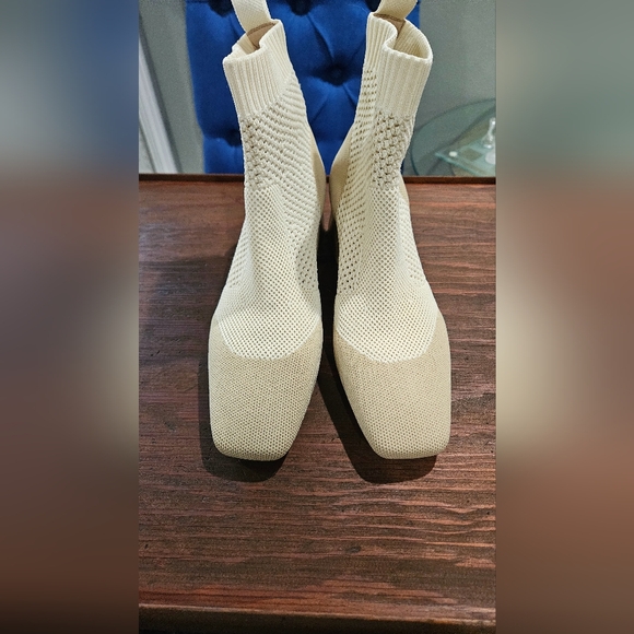 VIVAIA Square-Toe Perforated Heeled Boots(Melissa) In Cream Ivory. Size 7 - Picture 2 of 15